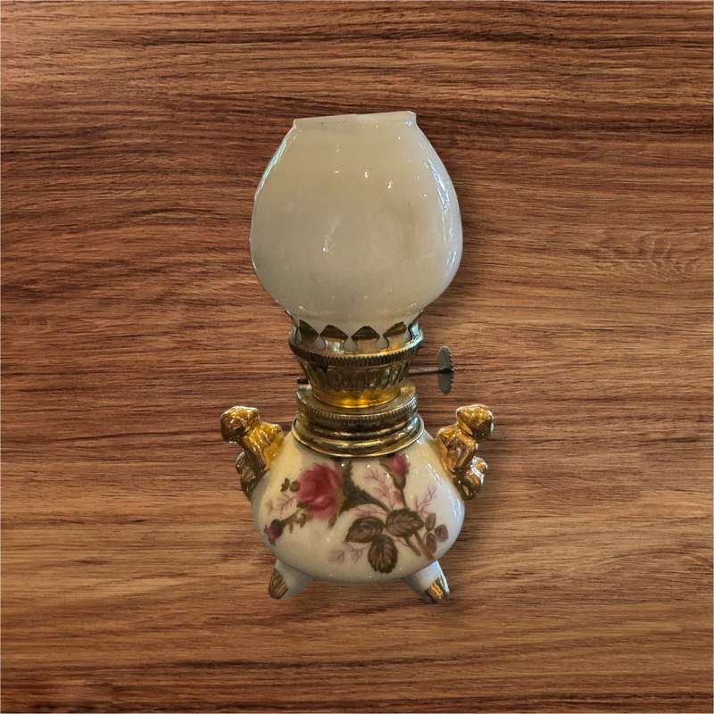 Porcelain lamp ornament