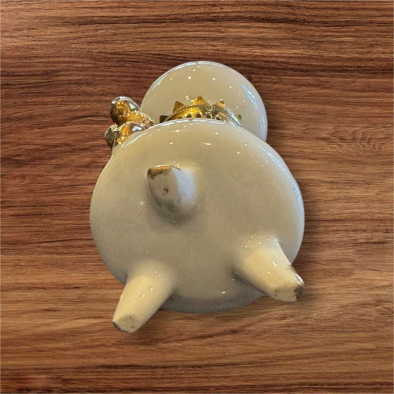 Porcelain lamp ornament