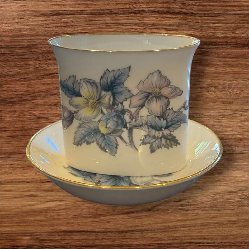 English vase ornament set
