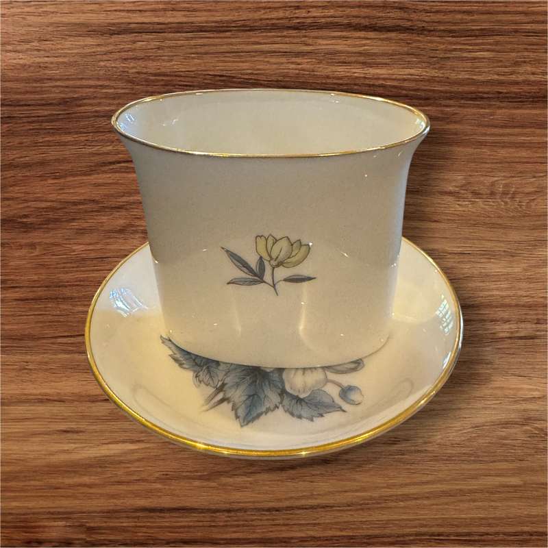 English vase ornament set