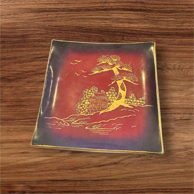 Small decorative plate