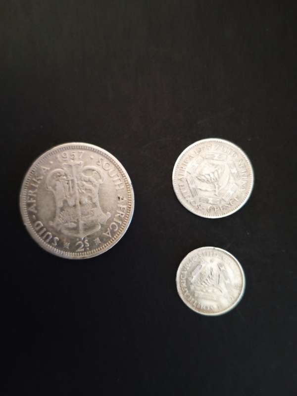 1 x 1957 2 shilling coin, 1 x 1927 6p coin, 1 x 1946 3d coin