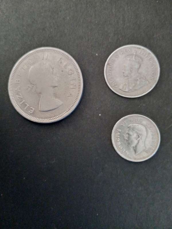 1 x 1957 2 shilling coin, 1 x 1927 6p coin, 1 x 1946 3d coin