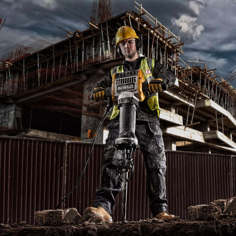 DEWALT DEMOLITION HAMMER MAX 30KG (D25981)