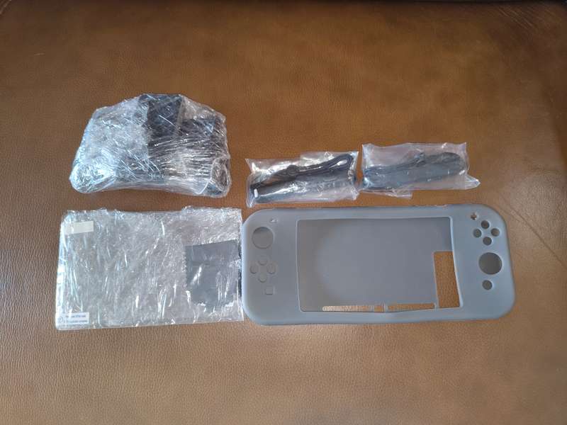 NINTENDO SWITCH IN AMAZING CONDITION