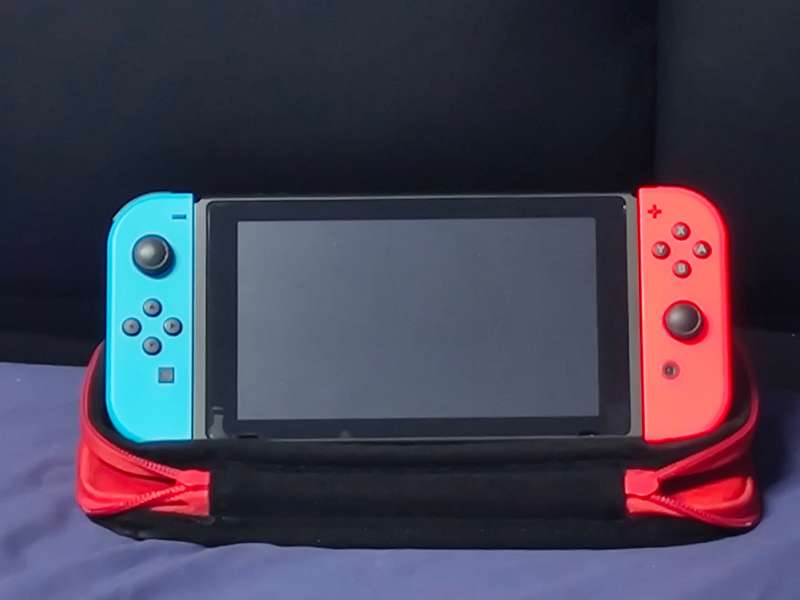 NINTENDO SWITCH IN AMAZING CONDITION
