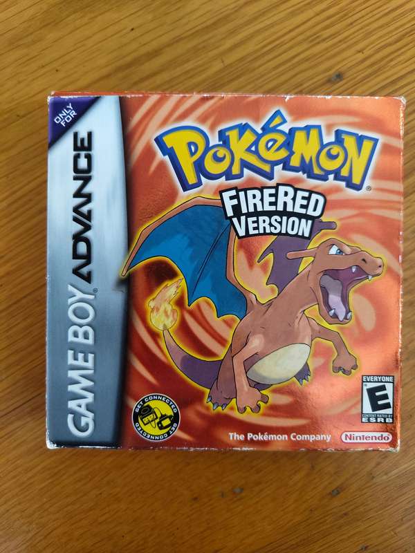 Pokemon Fire Red COMPLETE GAME WITH BOX AND MANUALS (working)