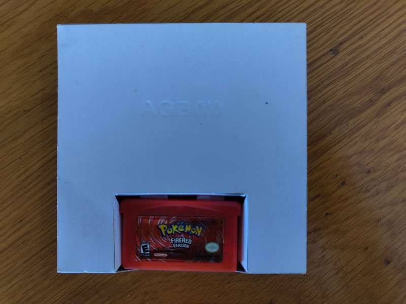 Pokemon Fire Red COMPLETE GAME WITH BOX AND MANUALS (working)