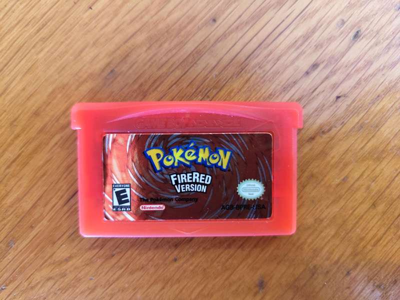 Pokemon Fire Red COMPLETE GAME WITH BOX AND MANUALS (working)