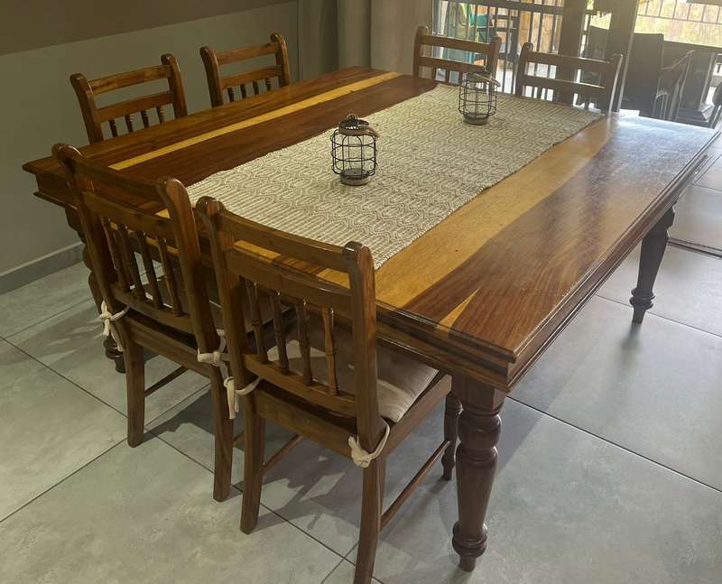 Dinning Table Kiaat