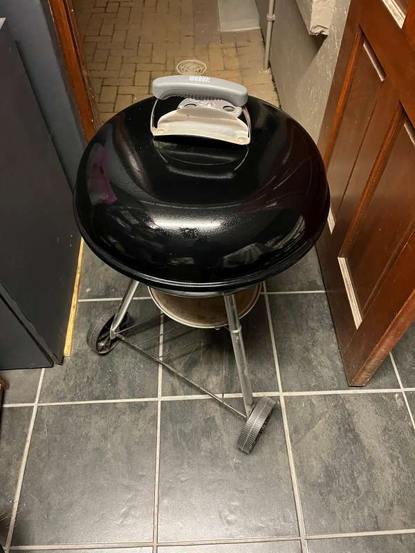 Weber - Compact Charcoal Kettle Grill - 57cm