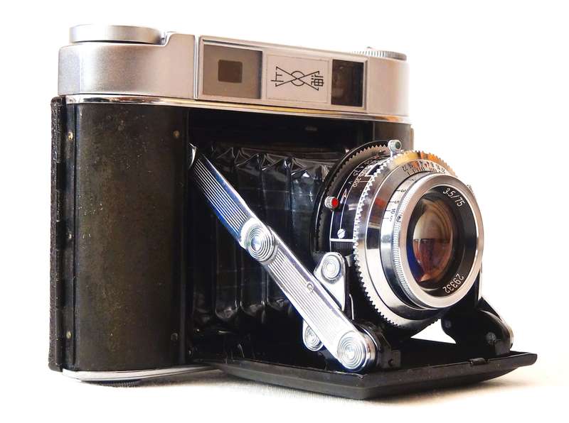 Vintage 1963 Shanghai Seagull 203 Roll Film Camera