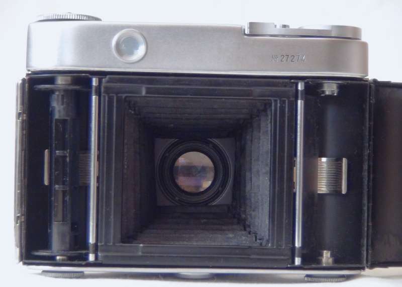Vintage 1963 Shanghai Seagull 203 Roll Film Camera