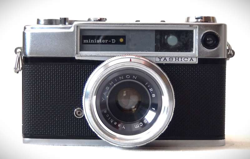 Vintage Yashica Minister-D Range Finder Roll Film Camera