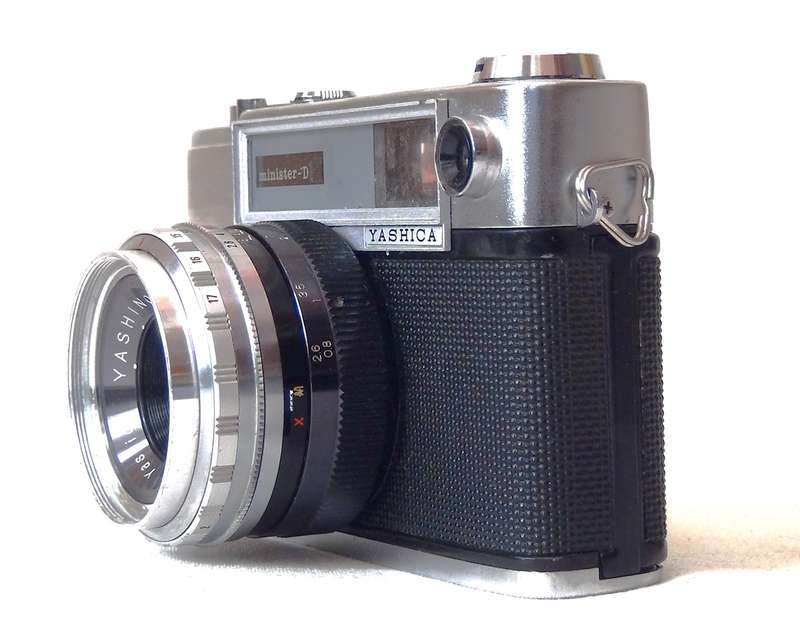Vintage Yashica Minister-D Range Finder Roll Film Camera