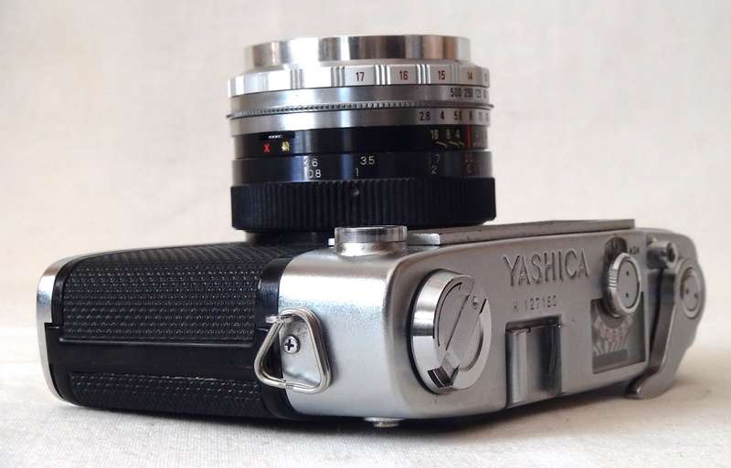 Vintage Yashica Minister-D Range Finder Roll Film Camera