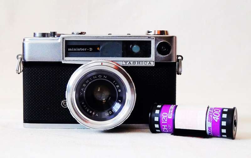 Vintage Yashica Minister-D Range Finder Roll Film Camera