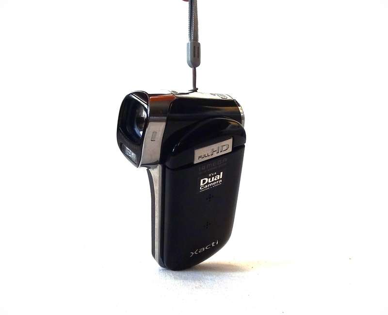 Sanyo Xacti VPC-CG100EX FULL HD, DUAL-CAMERA-VIDEO Pocket Camcoder