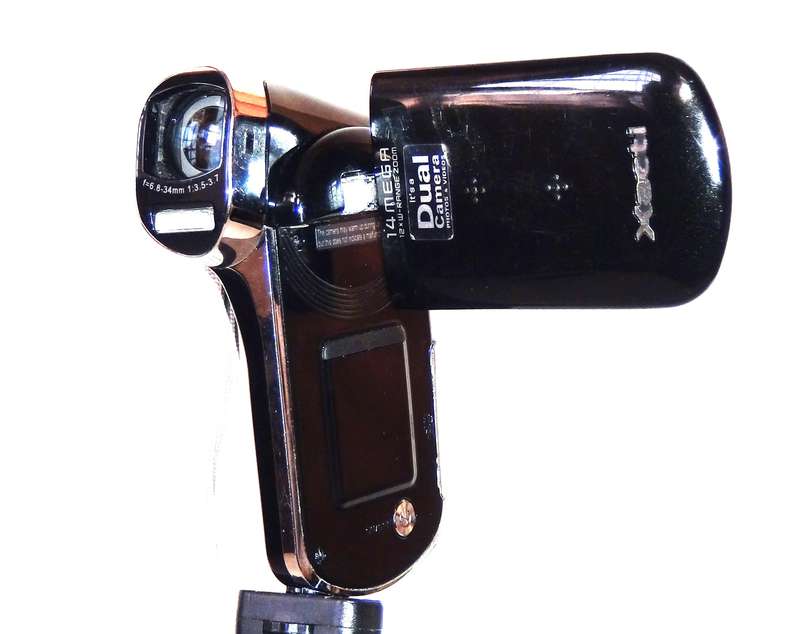 Sanyo Xacti VPC-CG100EX FULL HD, DUAL-CAMERA-VIDEO Pocket Camcoder