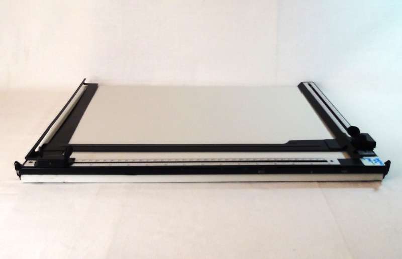 LPL 505A 35 x 43cm 14 x 17" Metal 2Blade Adjustable Darkroom Enlarging Easel Mask