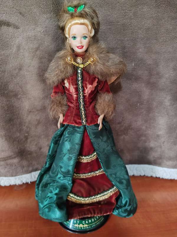 Holiday Caroler Porcelain Barbie Mattel