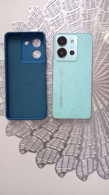 Like new Vivo Y36 smartphone 2024 model, 16GB/128GB, 50MP camera, Snapdragon chip