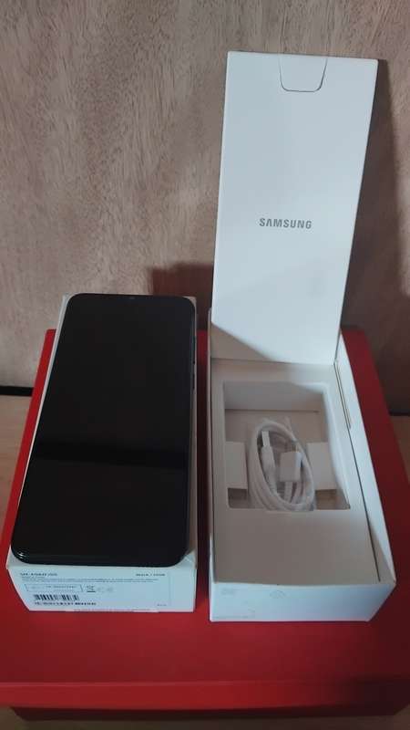 OPEN BOX,BRAND NEW SAMSUNG GALAXY A04E/BEAUTIFUL PICTURES AND HUGE BATTERY