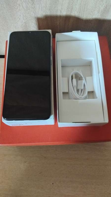 OPEN BOX,BRAND NEW SAMSUNG GALAXY A04E/BEAUTIFUL PICTURES AND HUGE BATTERY
