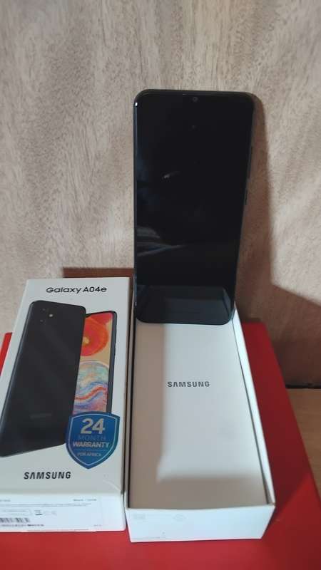 OPEN BOX,BRAND NEW SAMSUNG GALAXY A04E/BEAUTIFUL PICTURES AND HUGE BATTERY