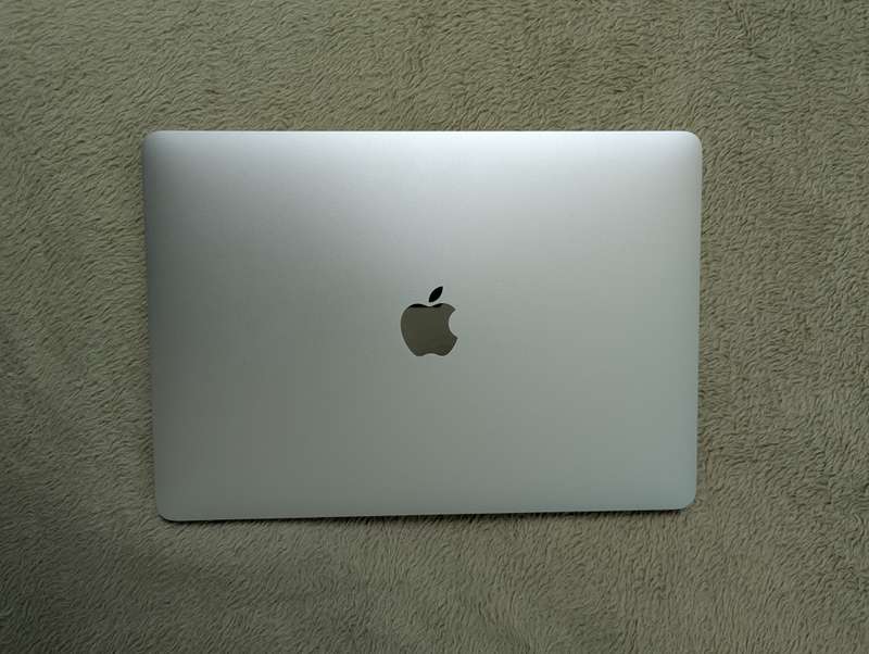 APPLE MACBOOK PRO 2017