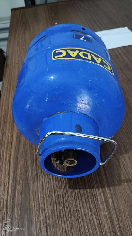 CADAC CYLINDER WITH MORE THAN HALF GAS INSIDE
