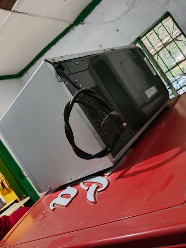 MICROWAVE LG 43