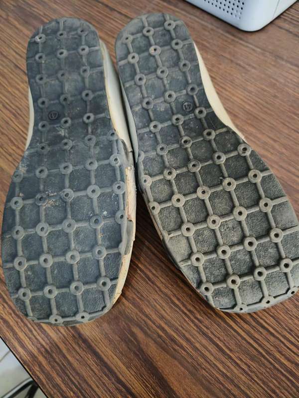SHOE SIZE 7
