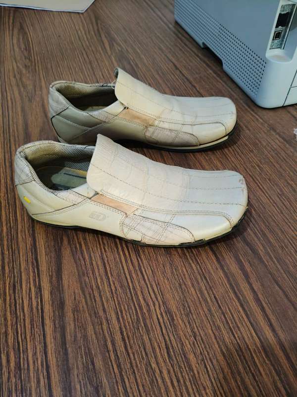 SHOE SIZE 7