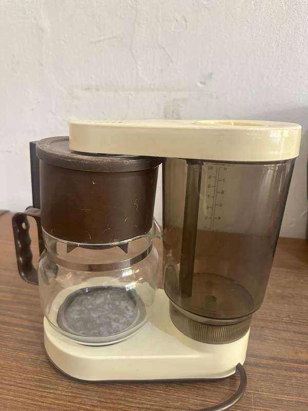 COFFEE MACHINE