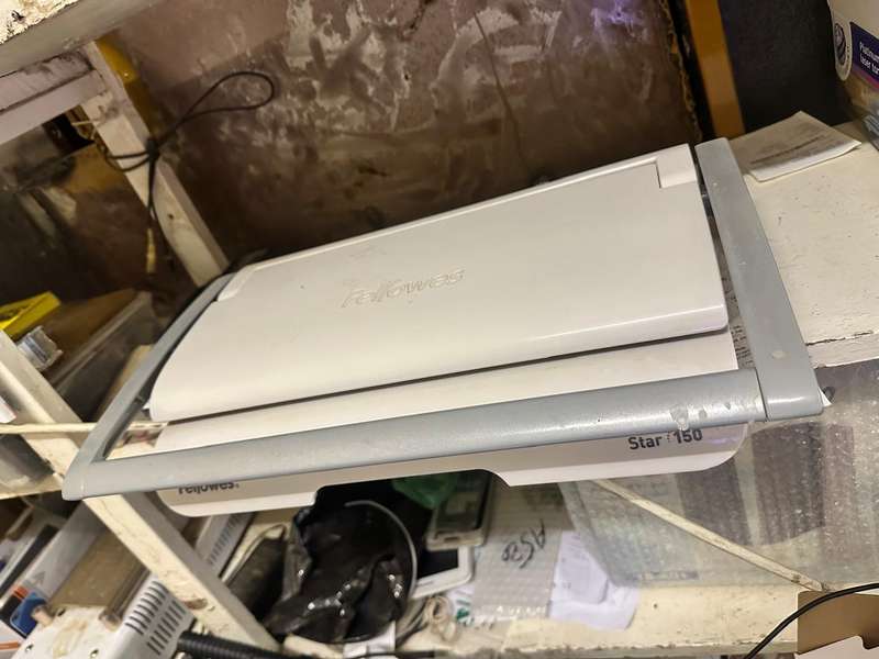 BINDING MACHINE
