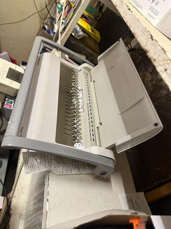 BINDING MACHINE