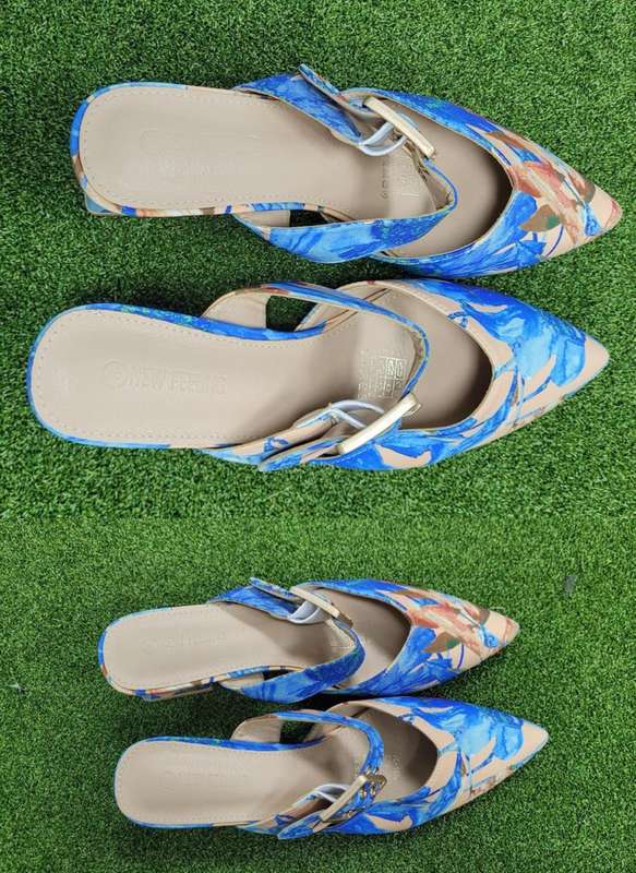 SHOES SIZE 8