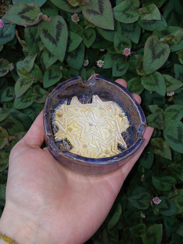 Ashtray (I'm a star ashtray)