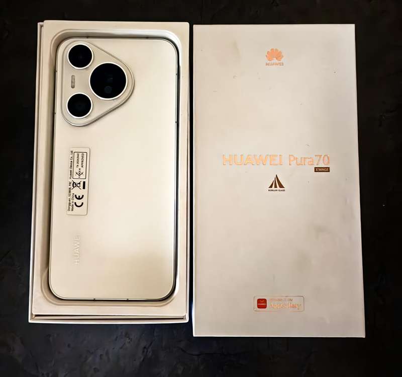 HUAWEI PURA 70-WHITE & HUAWEI 15W WIRELESS CHARGER