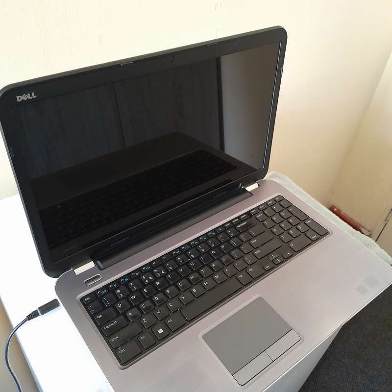 DELL INSPIRON 5721 17-INCH LAPTOP | Core i7 - 3537U 8GB RAM (Please read description)
