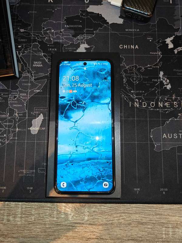 Samsung Z FLIP 3 5G 256 gig
