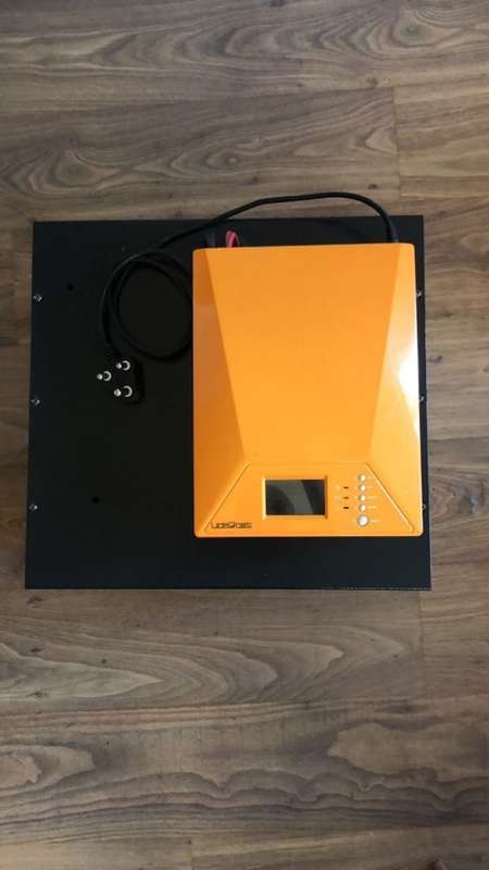 LINKQNET G3 230V, 2KVA, 1600W, 24V DC, w/ 50A SOLAR CHARGE - Comes w/ TROLLEY 2 x 12V Used Batteries