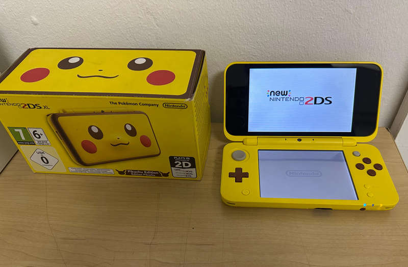 Nintendo 2DS XL Pikachu Edition