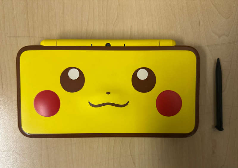 Nintendo 2DS XL Pikachu Edition