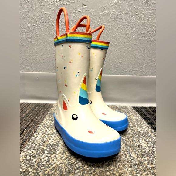 Beautiful, waterproof kids boots