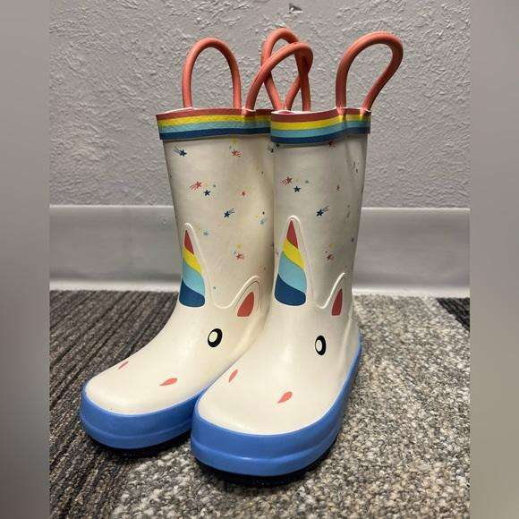 Beautiful, waterproof kids boots