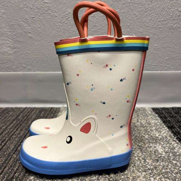 Beautiful, waterproof kids boots
