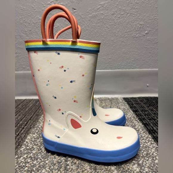 Beautiful, waterproof kids boots