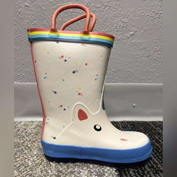 Beautiful, waterproof kids boots
